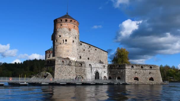 芬兰萨文林纳美丽的奥拉文林纳要塞 圣奥拉夫城堡 一年一度的国际戏剧节的举办地 — 图库视频影像