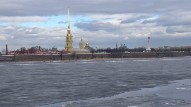 Neva Folyó Alatt Jég Sodródás Közép Szentpéterváron Peter Paul Erőd — Stock videók