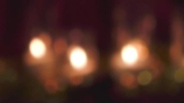 Bulanık mum ateşi.