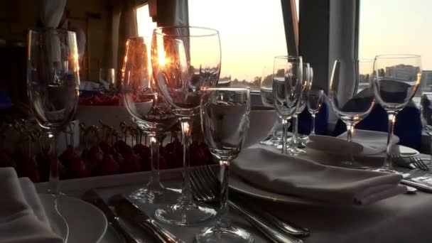 Served Restaurant Table Ship Sunset Service Tourists Liner — Stock Video