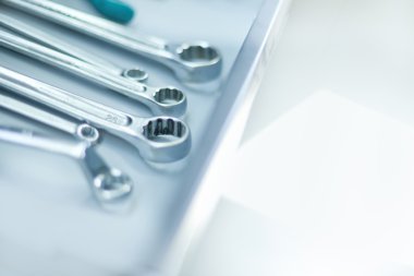 İngiliz anahtarları, cloce kadar kompozisyonu