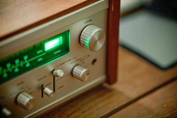 Tuning-Skala für Stereo-Receiver — Stockfoto