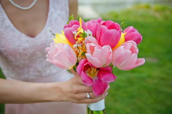 Bouquet de mariage tulipes — Photo