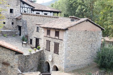 Monticia eyaletinin ortaçağ mono köyü Girona, katalonya, İspanya.