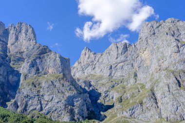 İtalyan Alplerine bakın.