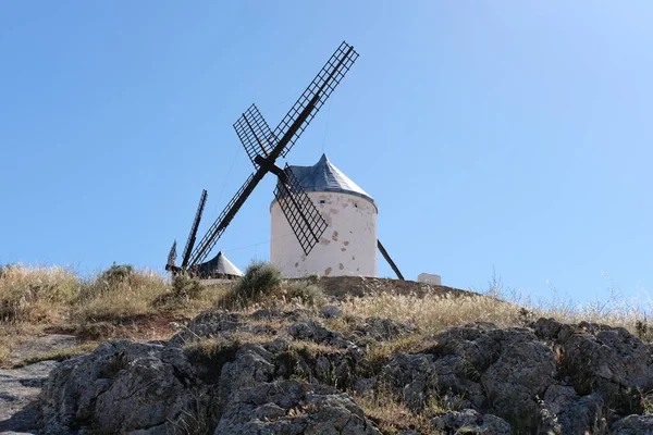 Oia köyünde yel değirmeni