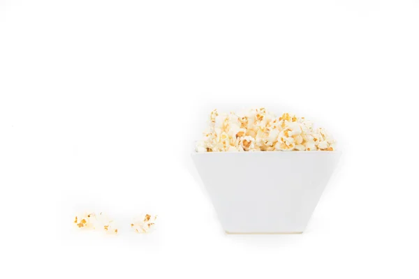 Popcorn v misce čtvercového tvaru — Stock fotografie