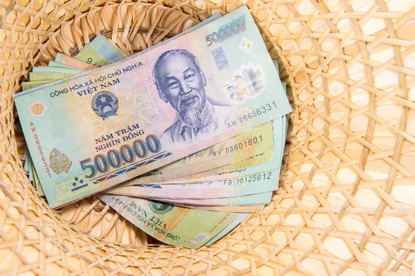 Vietnamský peníze, dong backnote uvnitř klobouk Stock Obrázky