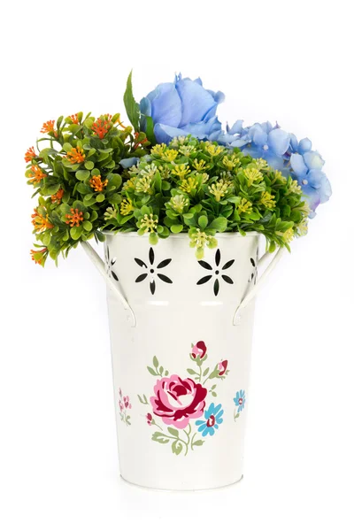 Ozdoba sztuczne plastikowe kwiat z rocznika projekt wazon — Zdjęcie stockowe