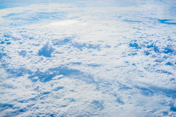 La Vista desde el plano sobre la nube y el cielo — Foto de Stock