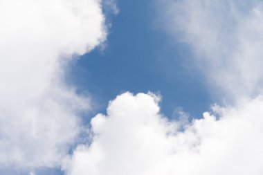 parlak gün açık havada bulut