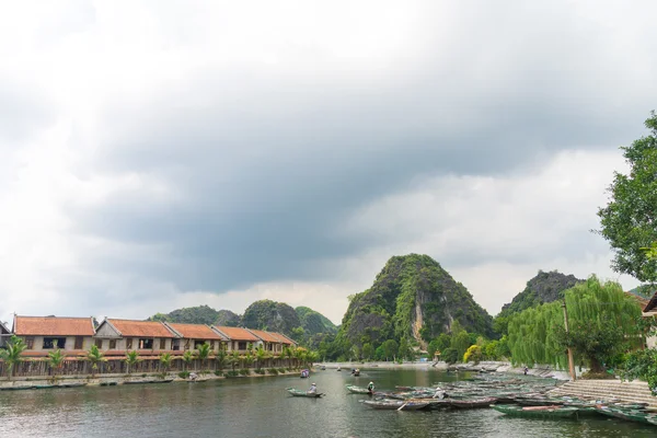 Tam Coc, Ninh Binh, Vietnam - September 14, 2014. — Stock Photo, Image