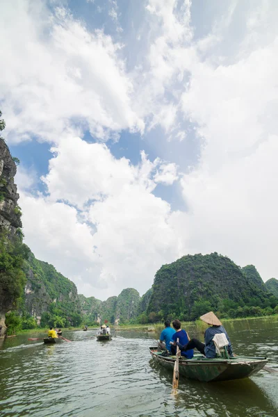 Tam Coc, Ninh Binh, Vietnam - September 14, 2014. — Stock Photo, Image