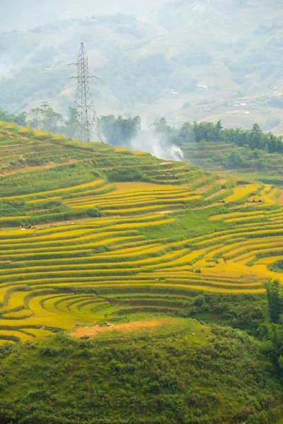 Beautiful View of mountains contain terraced fields — Stock Photo, Image