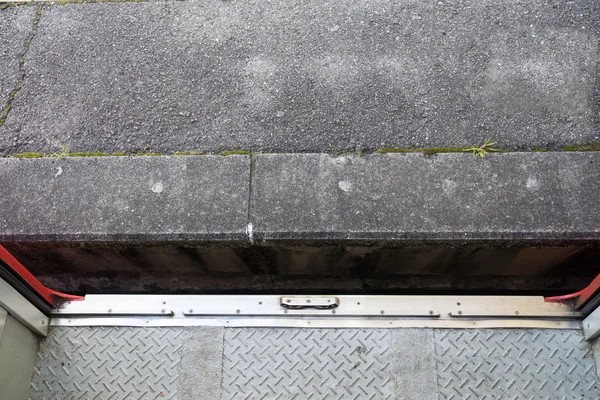 The gap between the train and platform — Stock Photo, Image