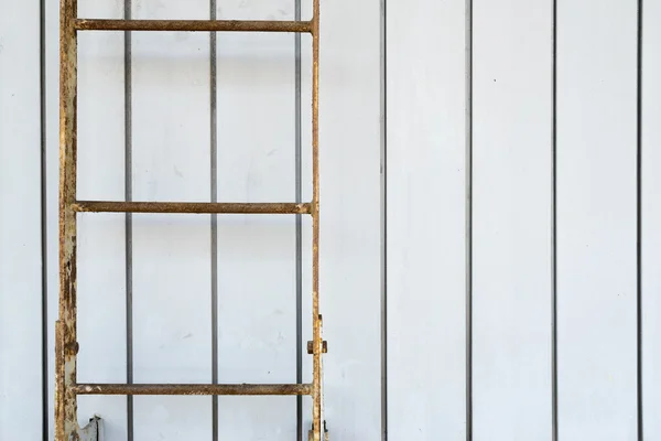 Simple fixed ladder filled with rust — Stock Photo, Image