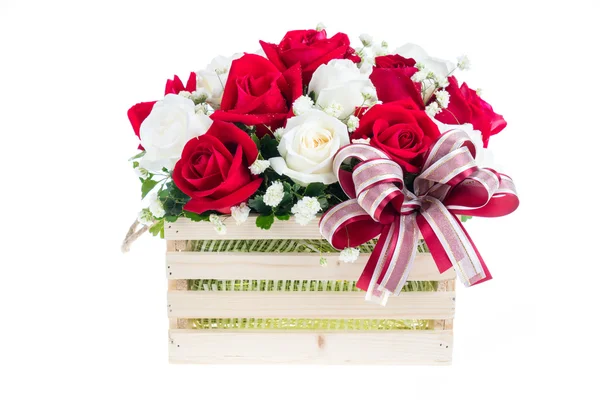 Rosa roja y blanca en una cesta de madera con hermosa cinta, gif —  Fotos de Stock