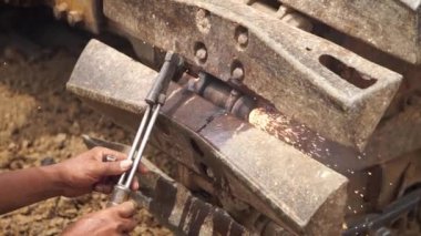 Damper tekerlek oksi yakıt gaz çelik kesme ile onarma