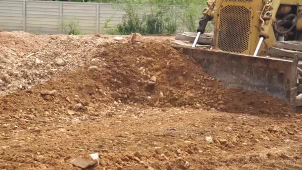 PATHUM THANI, TAILANDIA - JUL 3: Trabajadores que controlan compactadores de suelo el 3 de julio de 2015 en Pathum thani, Tailandia — Vídeos de Stock