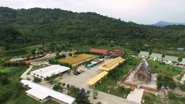 NAKHON NAYOK, THAILAND - APRIL 15, Aerial View At Buddha Phuttha Utthayan Makha Bucha Anusorn — Stock Video