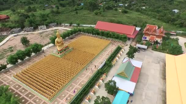 NAKHON NAYOK, THAILAND - APRIL 15, Aerial View At Buddha Phuttha Utthayan Makha Bucha Anusorn — Stock Video