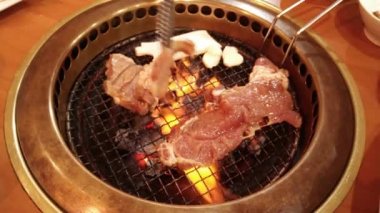Yakiniku için Korece barbekü soba ile chacoal içinde