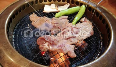 Yakiniku için Korece barbekü soba ile chacoal içinde