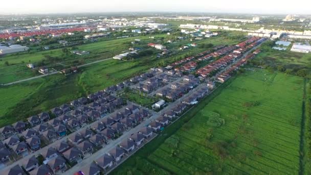 Apertura de muchos proyectos de vivienda en áreas urbanas, Asia países en desarrollo, vista aérea — Vídeos de Stock