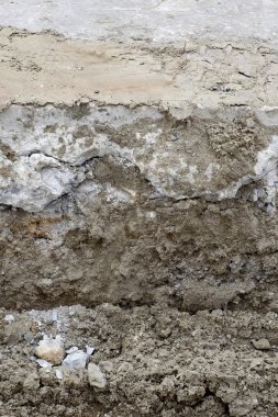 Beton yol yapım aşamasında kesme yüzeyi