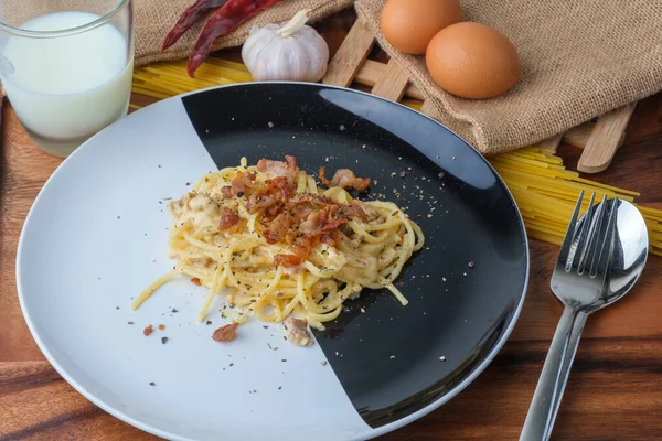 Spaghetti Carbonara Carbonara Pasta Hard Parmesan Cheese — Stock Photo, Image