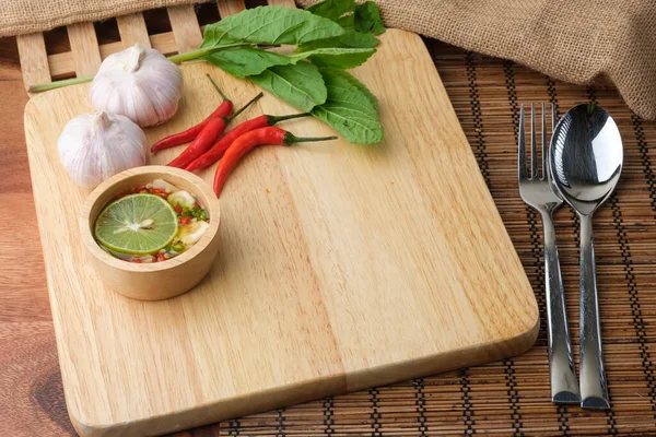 Ingrediente Manjericão Carne Frita Prato Tailandês Com Espaço Livre — Fotografia de Stock