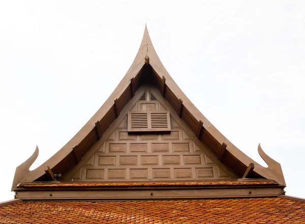 Thajském stylu střechu domu — Stock fotografie