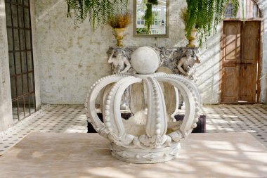 Seramik taç dekorasyon ev