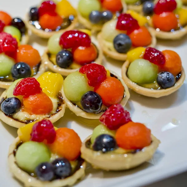 Finger food, dessert and fruits cocktail — Stock Photo, Image