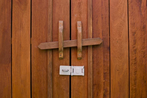 Eski ahşap kapı cıvata, Tay geleneği — Stok fotoğraf