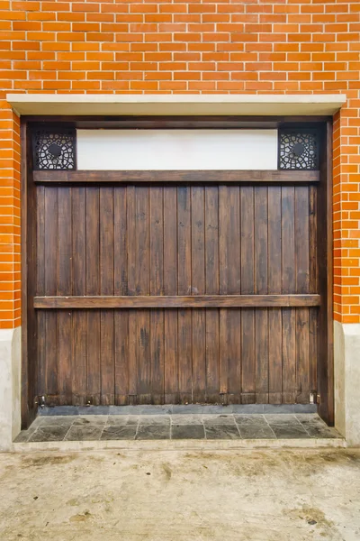 Porta de madeira velha . — Fotografia de Stock