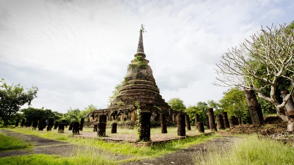 Sukhothai historický park, staré město Thajska v roce 800 — Stock fotografie