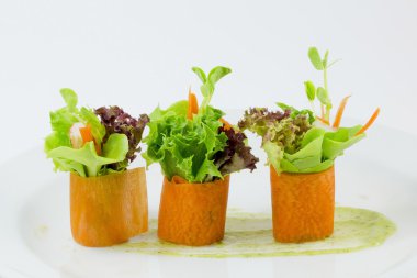 Parmak gıda havuç salatası rulo