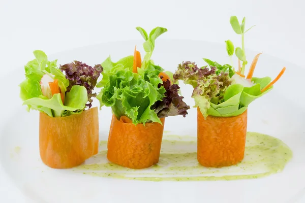 Rohlík potraviny mrkvový salát — Stock fotografie