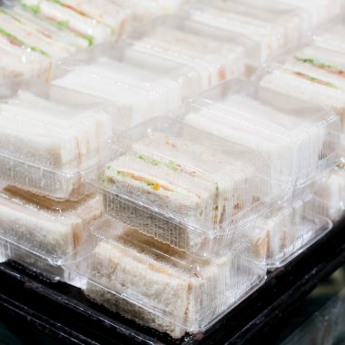 ton balıklı sandviç bir sürü