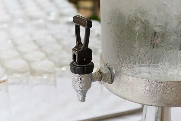 Dispensadores de agua fría - enfriador de agua — Foto de Stock