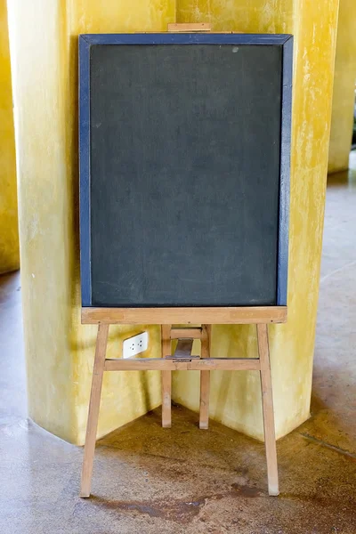 Boş menü kara tahta ahşap çerçeve (kaydetmek yolları için tasarım wor içinde — Stok fotoğraf