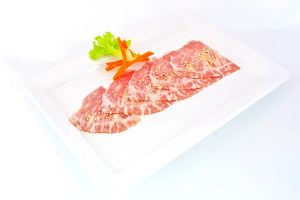 Alta qualidade cortado carne Hida wagyu isolado no fundo branco — Fotografia de Stock