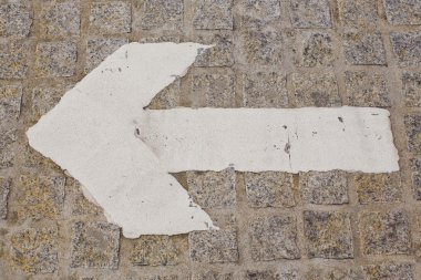 yönlü sokak tabelası