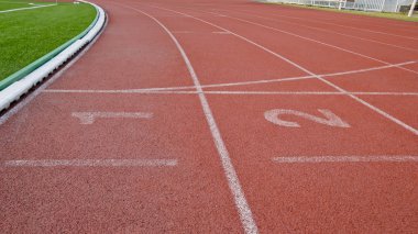 Bir numara, iki stadyum ile atletizm koşu parkuru