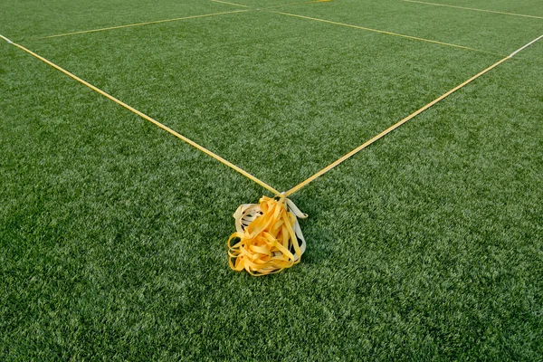 Hoek grens markeringen van gras voetbalveld — Stockfoto
