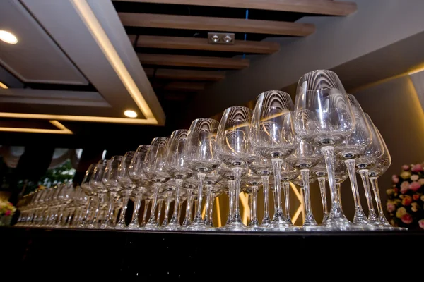 Fila de copos de vinho — Fotografia de Stock