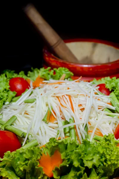 Ünlü Tayland gıda, papaya salatası veya Tha içinde "Somtum" diyorduk — Stok fotoğraf