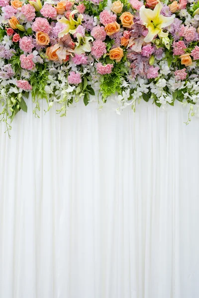 Floral backdrop in cozy room at the wedding — Stock Photo, Image