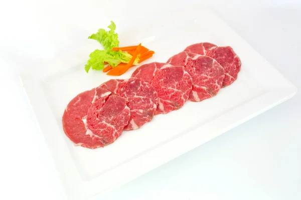 Boeuf Hida wagyu tranché de haute qualité isolé sur fond blanc — Photo